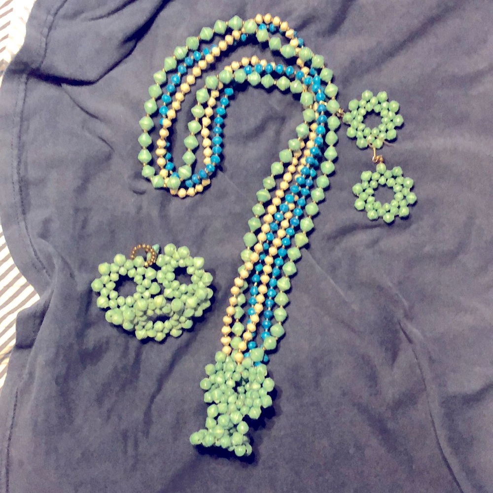 Necklace, earrings and bracelet